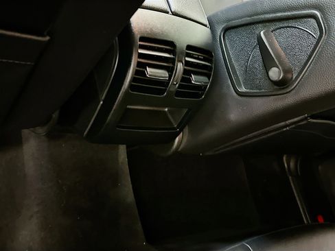 Used 2013 Mercedes-Benz GLK 350 4MATIC image 29