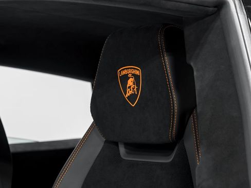 Used 2024 Lamborghini Urus Performante AWD/4WD image 20