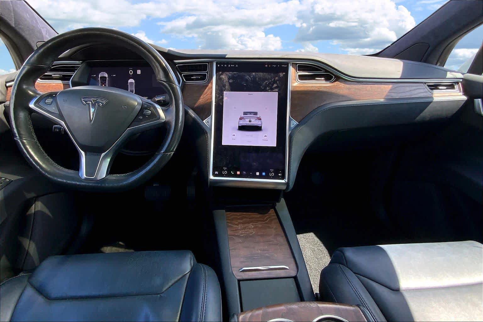 Used 2017 Tesla Model X 75D AWD/4WD image 10