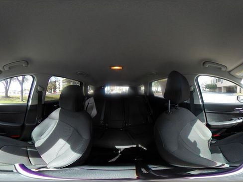 Used 2025 Kia Sportage LX image 37