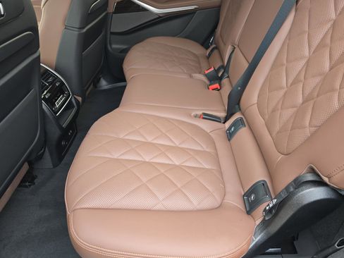 New 2026 BMW X7 xDrive40i w/ Executive Package image 13