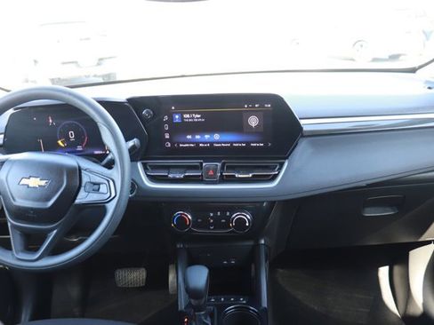 Used 2025 Chevrolet TrailBlazer LT image 15