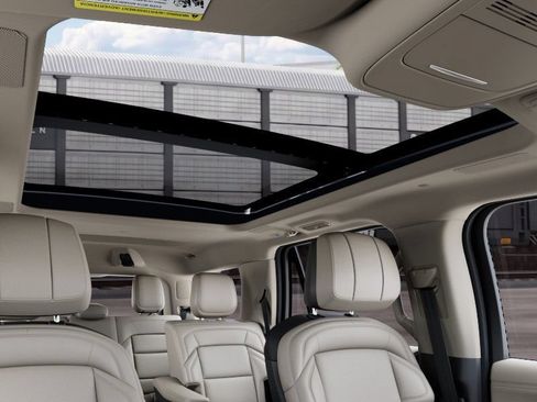 New 2027 Lincoln Navigator Reserve AWD/4WD image 22