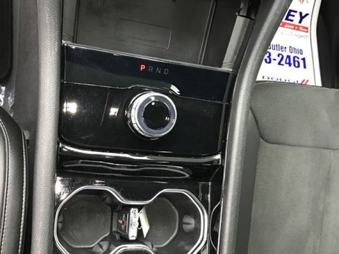 Used 2023 Jeep Grand Cherokee L Laredo image 11