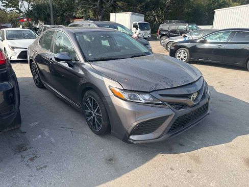 Used 2023 Toyota Camry SE image 10