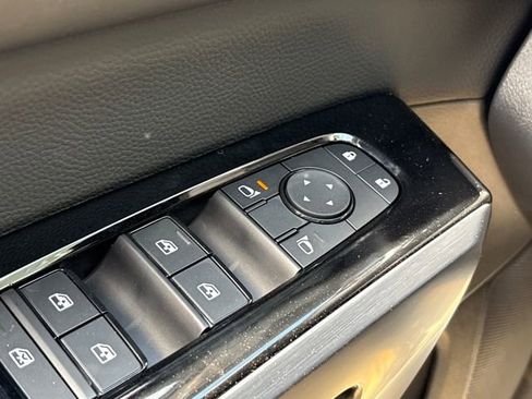 New 2026 Nissan Pathfinder SL w/ SL Premium Package AWD/4WD image 9
