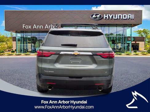 Used 2023 Chevrolet Traverse LT image 4