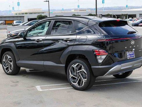 New 2026 Hyundai Kona SEL Premium AWD/4WD image 4