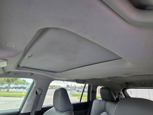 Used 2021 Toyota Highlander XLE FWD image 8