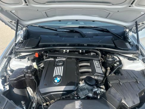 Used 2011 BMW 328i xDrive Sedan AWD/4WD image 23