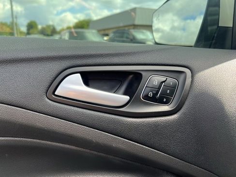 Used 2017 Ford Escape Titanium image 22