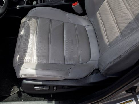 Used 2017 Honda CR-V Touring image 18