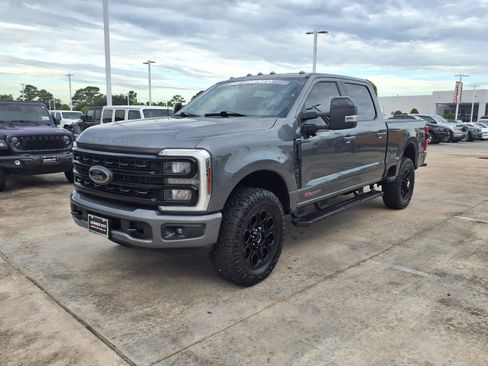 Used 2024 Ford F250 Lariat w/ Black Appearance Package AWD/4WD image 3
