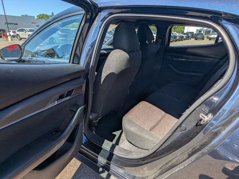 Used 2022 MAZDA MAZDA3 s FWD image 10
