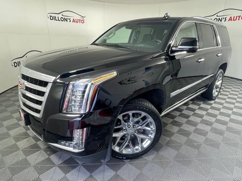 Used 2019 Cadillac Escalade Premium Luxury image 1