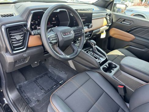 Used 2025 GMC Canyon AT4 w/ Nightfall Edition AWD/4WD image 17