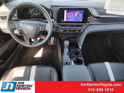 Used 2025 Toyota Camry SE FWD image 26