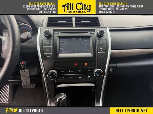 Used 2016 Toyota Camry LE FWD image 28