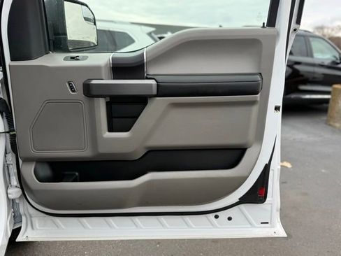 Used 2019 Ford F150 XLT w/ Trailer Tow Package image 18