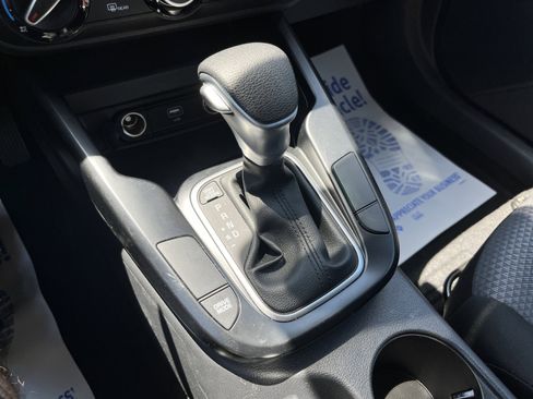 Used 2025 Kia Soul LX w/ LX Technology Package FWD image 24