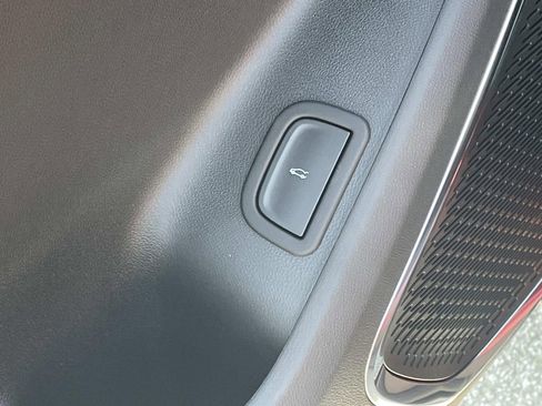 New 2026 Chevrolet Traverse Z71 image 18