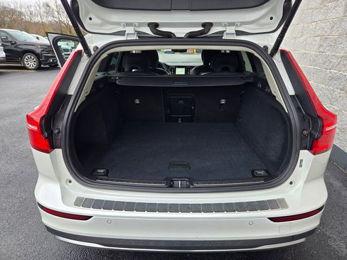 Used 2025 Volvo V60 B5 Cross Country Plus AWD/4WD image 37