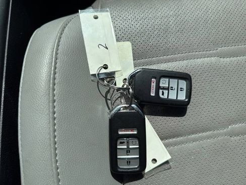 Used 2019 Honda CR-V Touring image 18