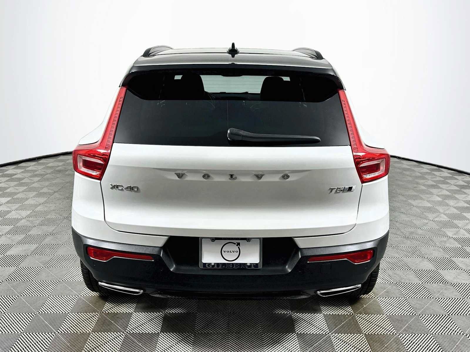 Used 2020 Volvo XC40 T5 R-Design w/ Protection Package Premier AWD/4WD image 6