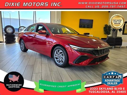 Used 2024 Hyundai Elantra SEL image 1