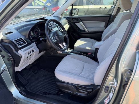 Used 2017 Subaru Forester 2.5i w/ Alloy Wheel Package AWD/4WD image 5