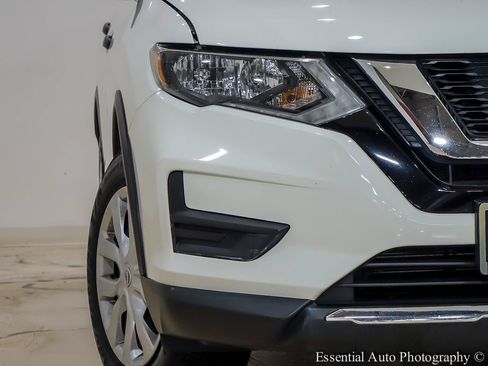 Used 2018 Nissan Rogue S AWD/4WD image 6