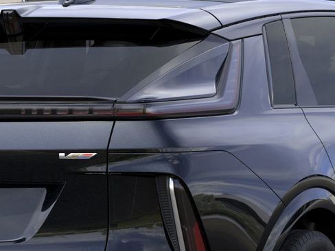 New 2026 Cadillac Lyriq V AWD/4WD image 11