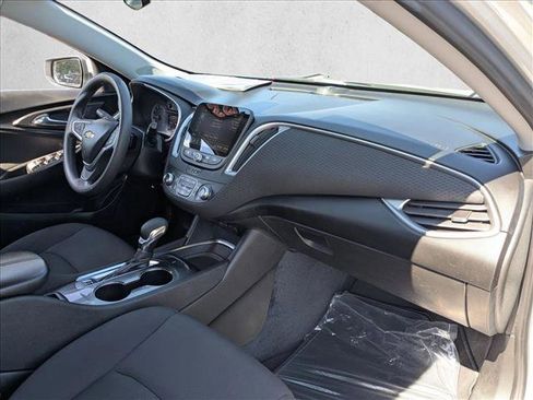 Used 2022 Chevrolet Malibu LT FWD image 20