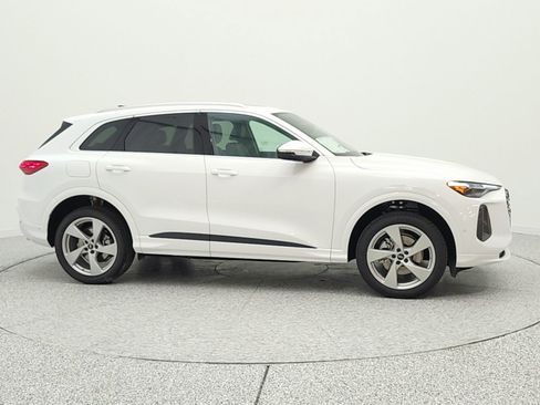 New 2026 Audi Q5 Premium Plus AWD/4WD image 4