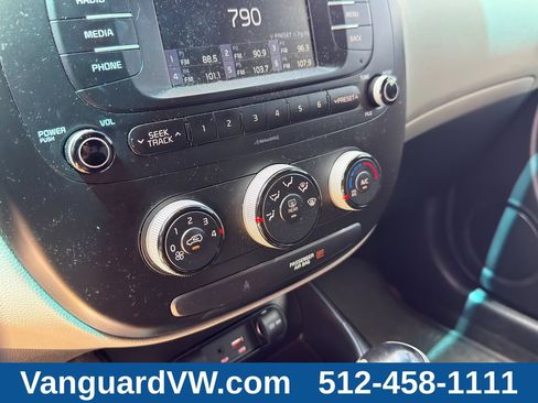 Used 2017 Kia Soul FWD image 15