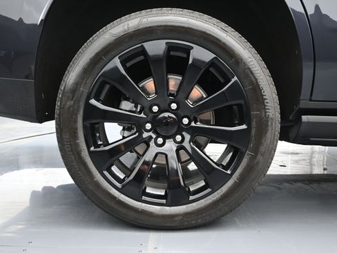 Used 2024 Chevrolet Tahoe Premier w/ Premium Package image 18