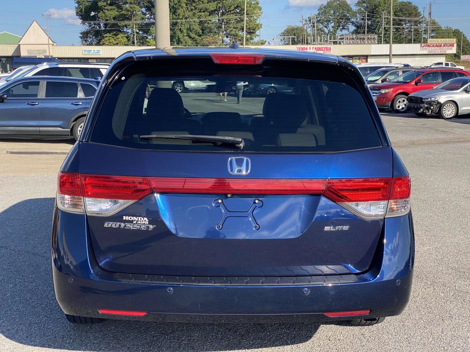 Used 2015 Honda Odyssey Touring Elite image 4