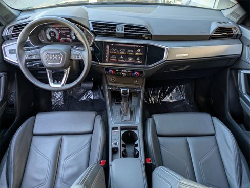 Used 2025 Audi Q3 2.0T Premium image 7