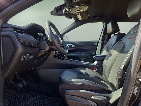 Used 2024 Jeep Compass Trailhawk image 24