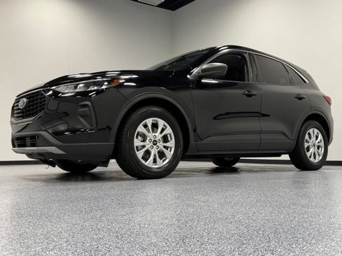 Used 2023 Ford Escape Active FWD image 4