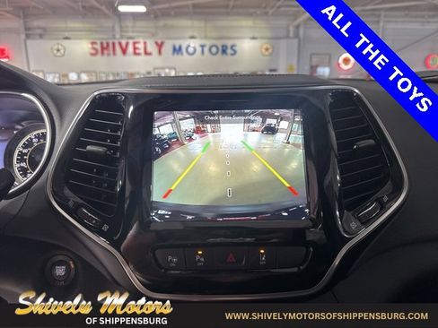 Certified 2021 Jeep Cherokee Limited w/ Elite Package image 18
