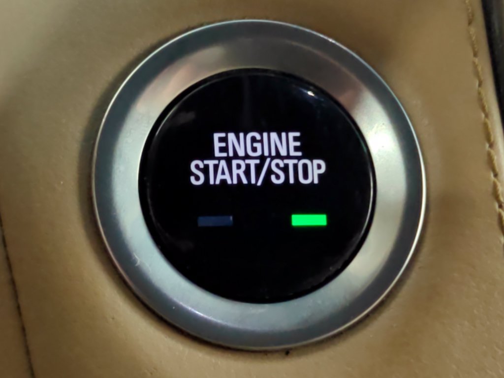 Used 2018 Cadillac Escalade Platinum AWD/4WD image 17
