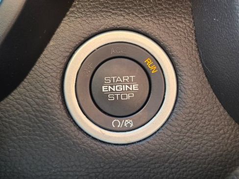 Used 2023 RAM 1500 Laramie AWD/4WD image 30