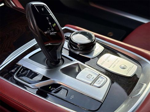 Used 2019 BMW ALPINA B7 xDrive w/ Luxury Rear Seating Package image 27