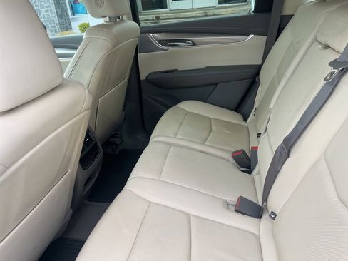 Used 2022 Cadillac XT5 Premium Luxury image 11