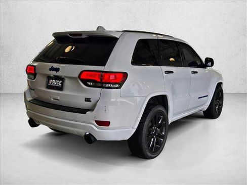 Used 2019 Jeep Grand Cherokee Altitude AWD/4WD image 5