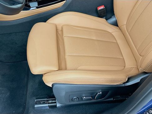 Used 2025 BMW X4 xDrive30i AWD/4WD image 27