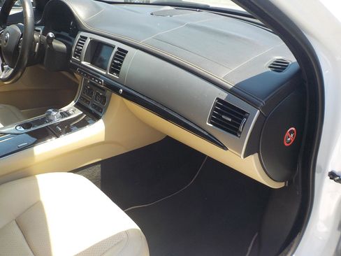 Used 2014 Jaguar XF 3.0 AWD/4WD image 33