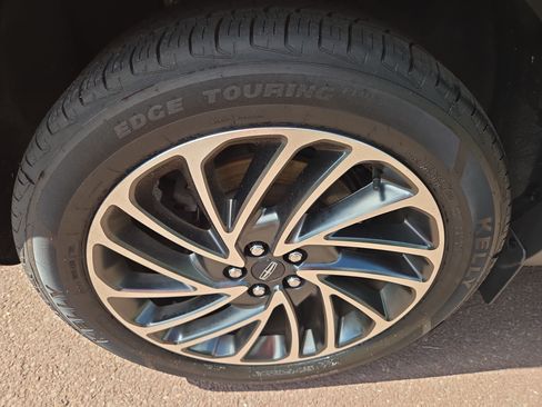 Used 2020 Lincoln Nautilus Reserve AWD/4WD image 10