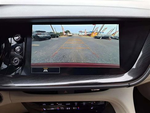 Used 2022 Buick Envision Essence w/ Safety Package image 15